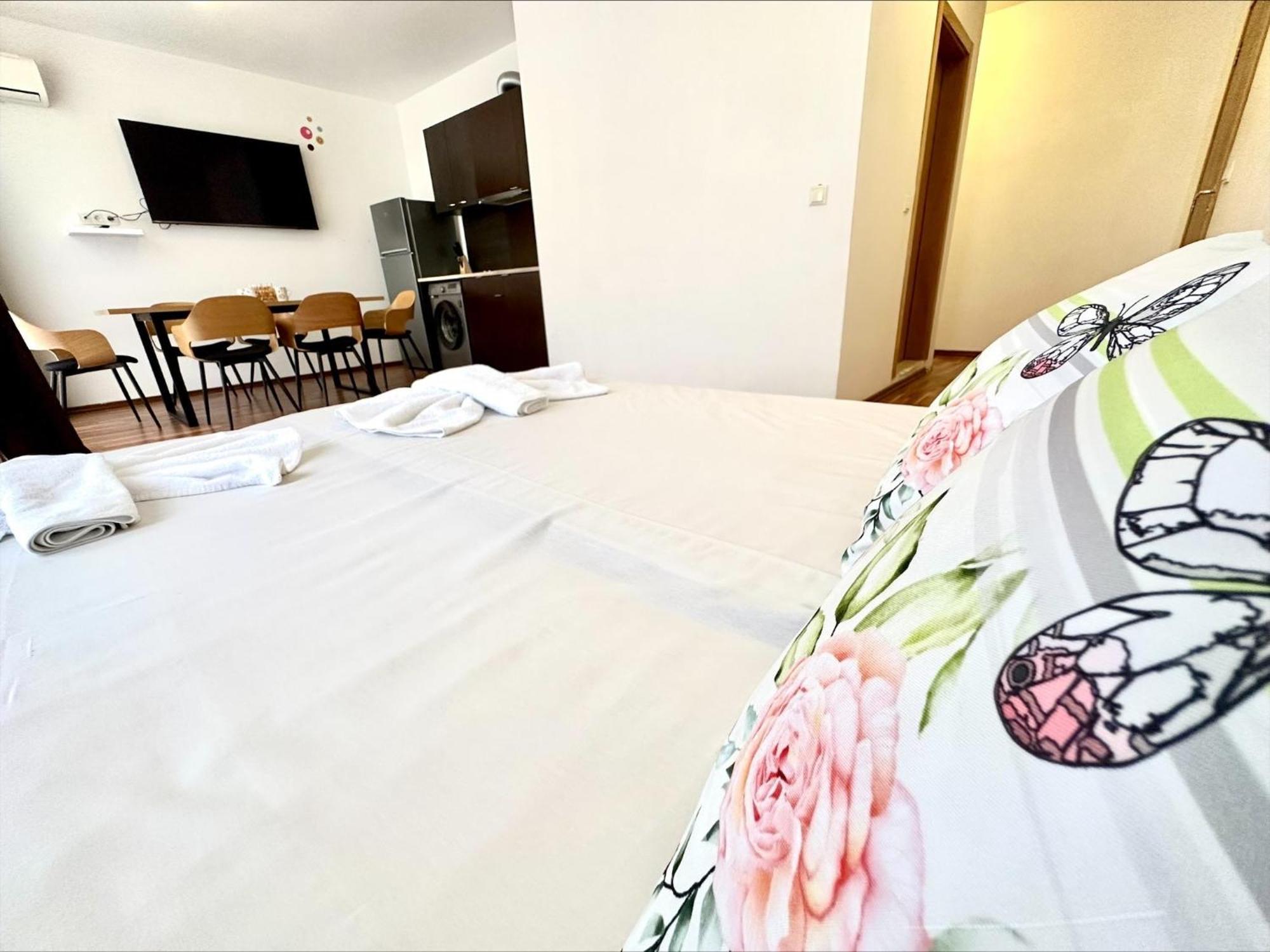סאני ביץ' Sunny View Central - Menada Apartments חדר תמונה